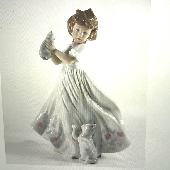 Ladro 6941 “kittens Gathering” - Picture 1 of 7